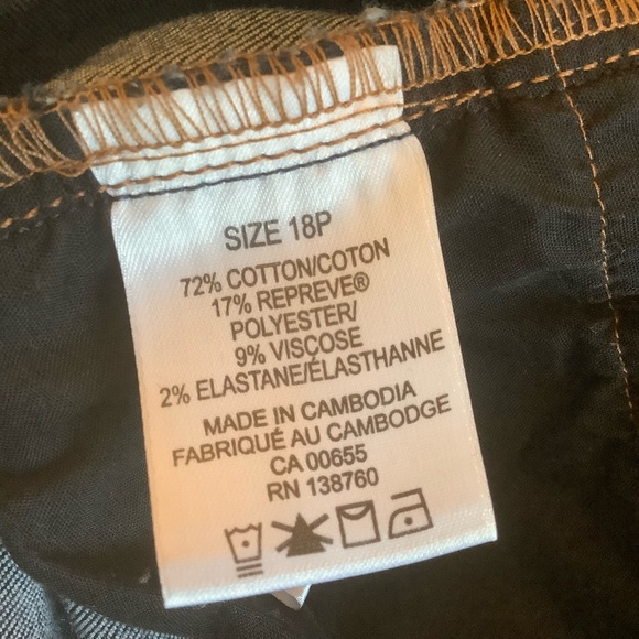 DC SAVVY CROPPED DARK WASH PULL-UP JEANS/ Size 18P - Picture 8 of 8